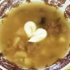 Гороховый суп с тушёнкой и белыми грибами