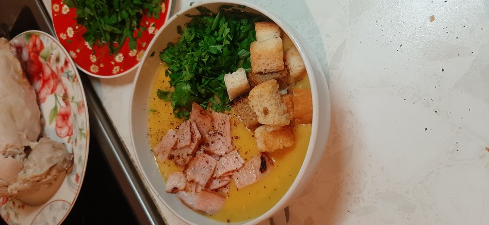 Сырный крем-суп с копченостями