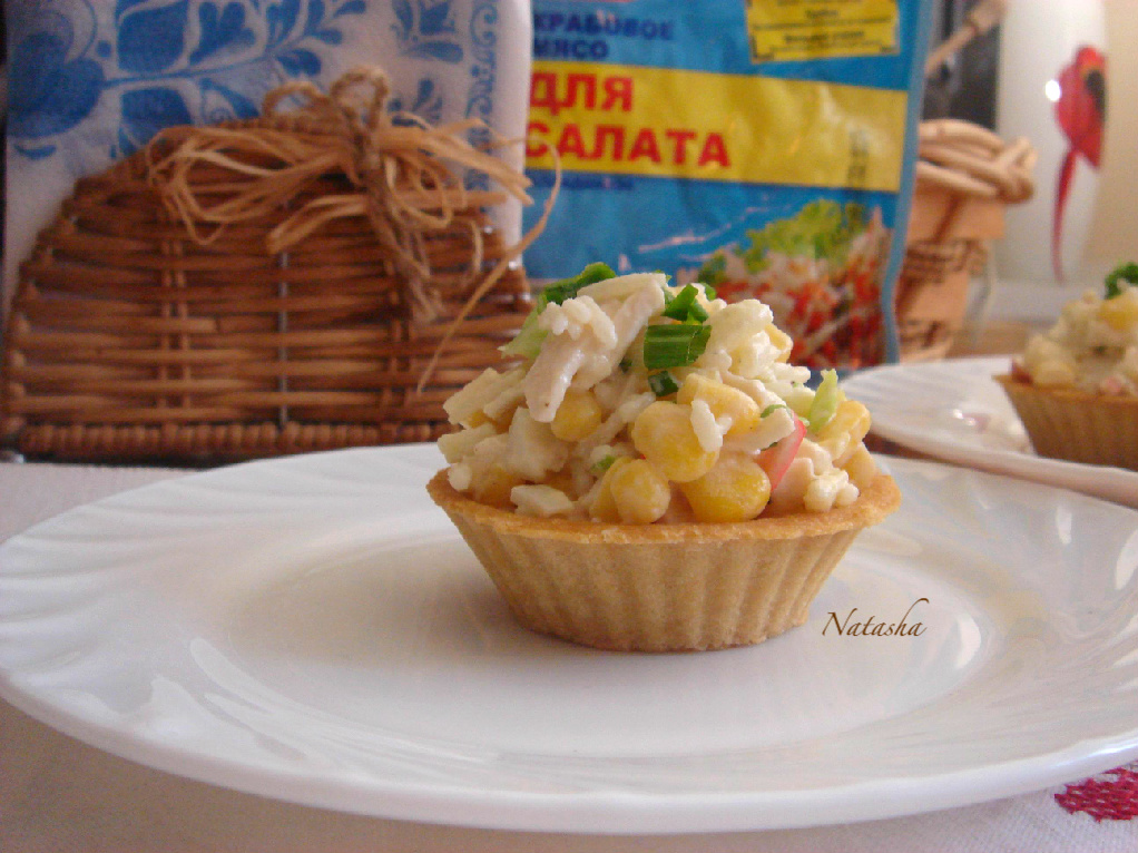 Салат с крабовыми палочками и рисом