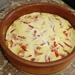 Омлет с йогуртом и помидорами