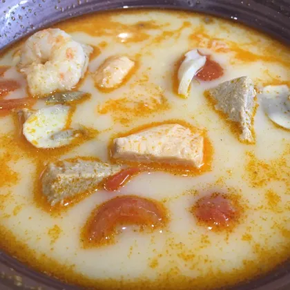 Тайский суп том-ям с морепродуктами на русский манер