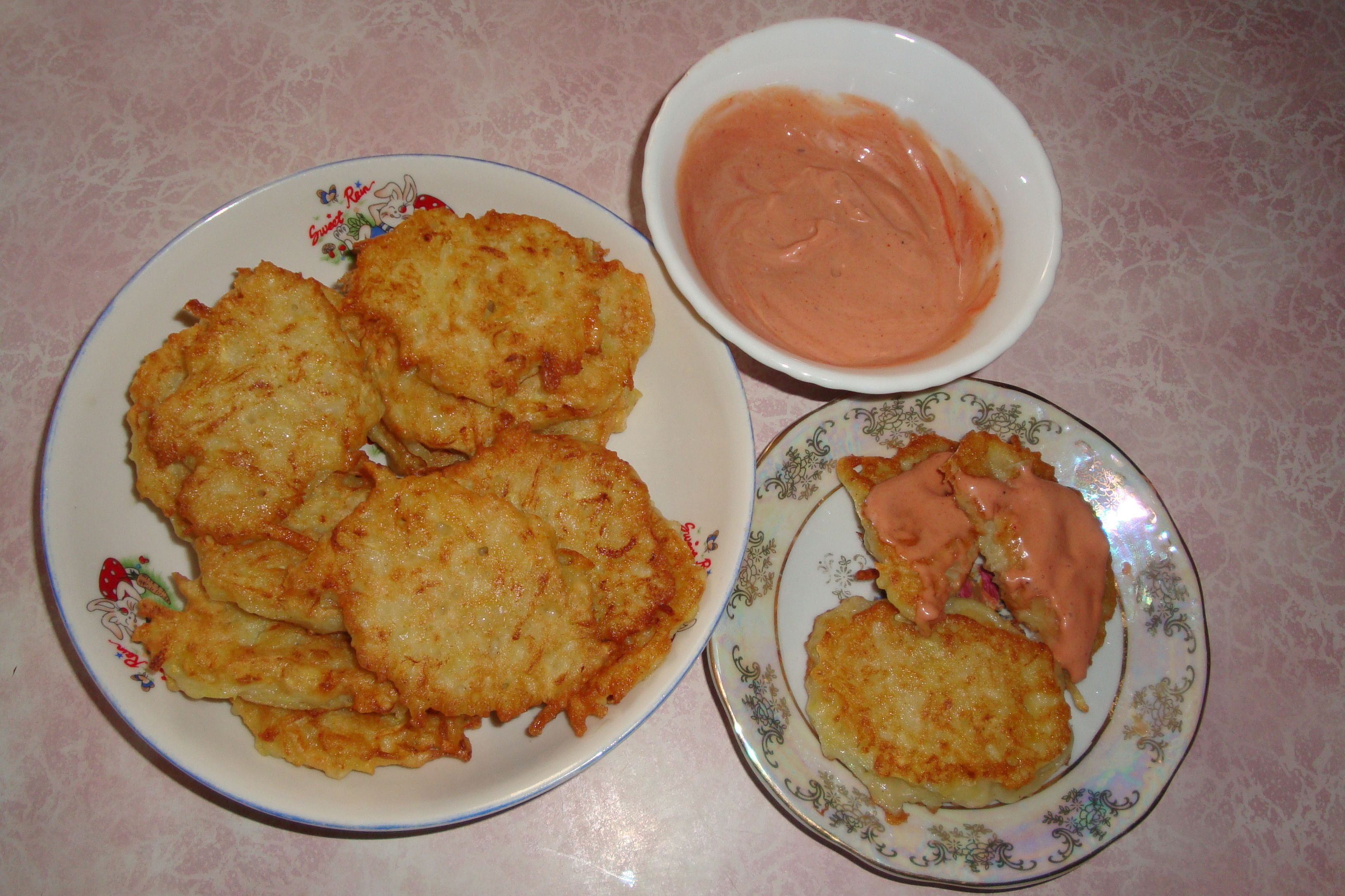 Оладьи из кабачка и картофеля (+ соус к ним)