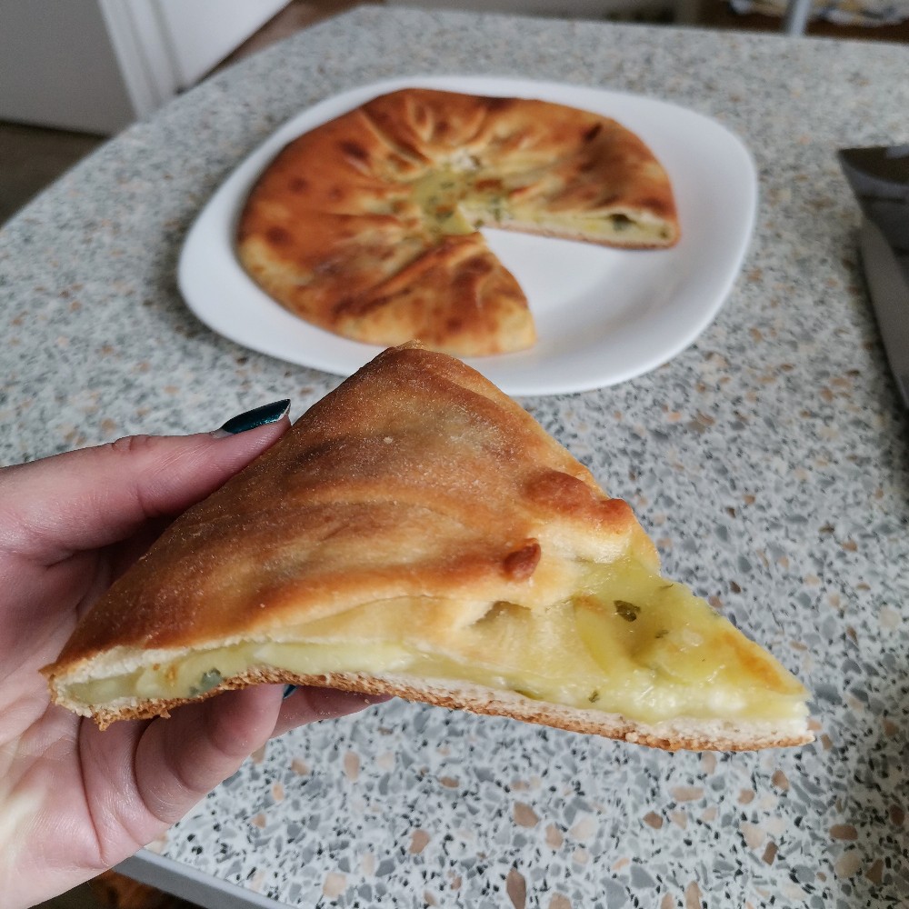 Осетинский пирог с картофелем и сыром (картофджын)
