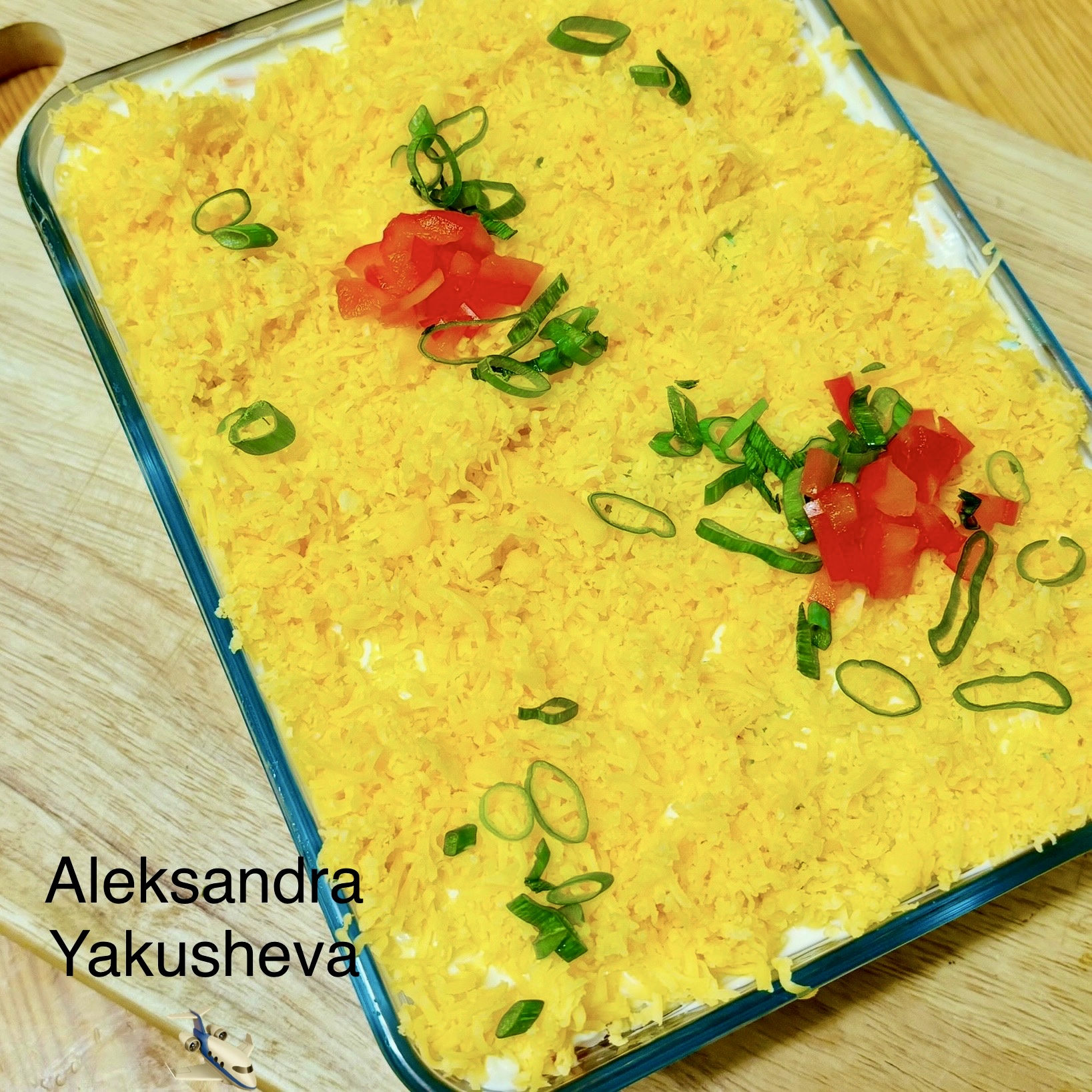 Слоеный салат с лесными грибами и сыром