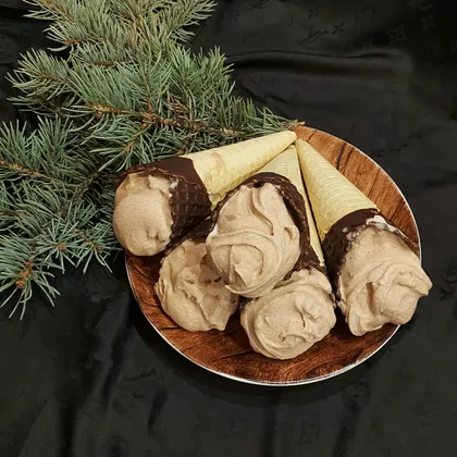 Мороженое из темного шоколада с итальянским сыром маскарпоне