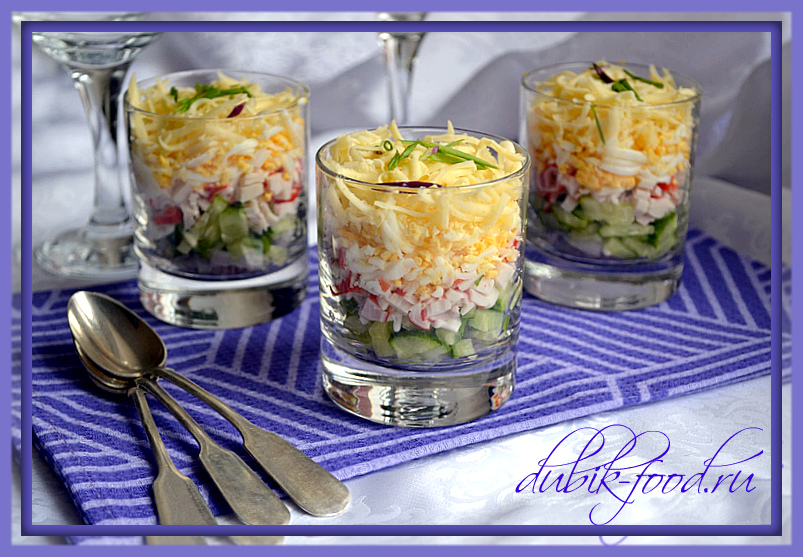 Салат с крабовыми палочками и свежим огурцом