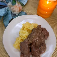 Куриная печень в сметанном соусе