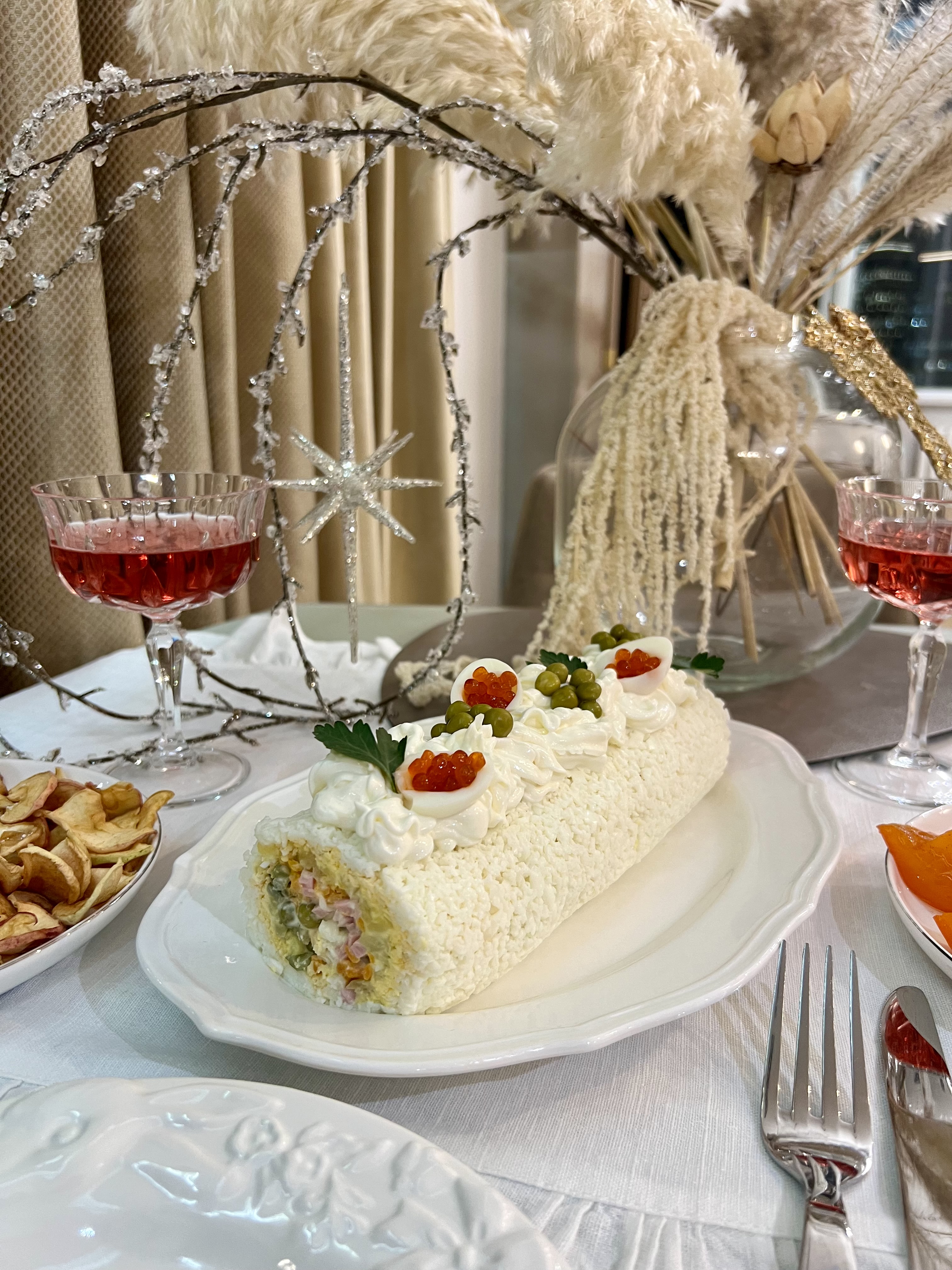 Салат Оливье рулет-торт