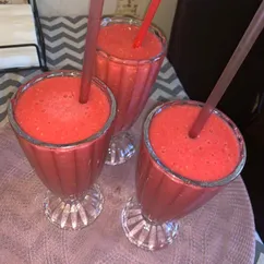 Клубничный коктейль 🍓🍓