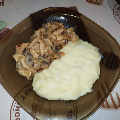 Курица с грибами и сыром