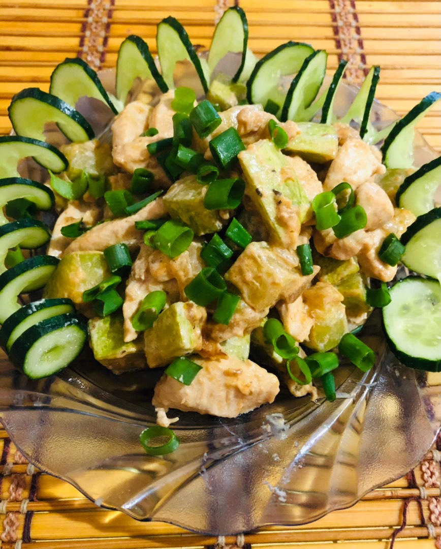 Кабачок с курицей в сметанном соусе