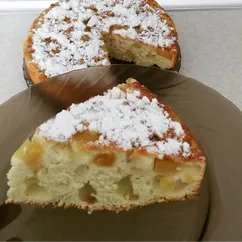 Шарлотка с яблоками