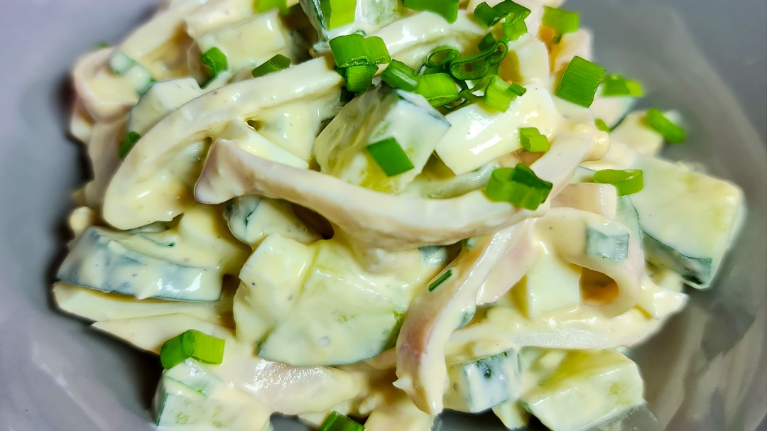 Салат из кальмаров, картофеля и соленых огурцов - пошаговый рецепт с фото ( просмотров)