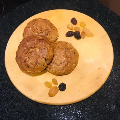 Овсяное печенье с орехами и изюмом