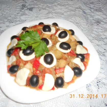 Салат из болгарского перца, баклажанов и томатов