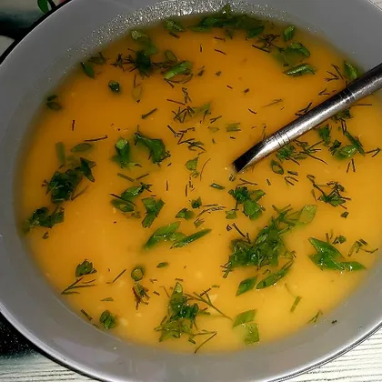 Суп-пюре чечевичный на бульоне из копчёных рёбрышек