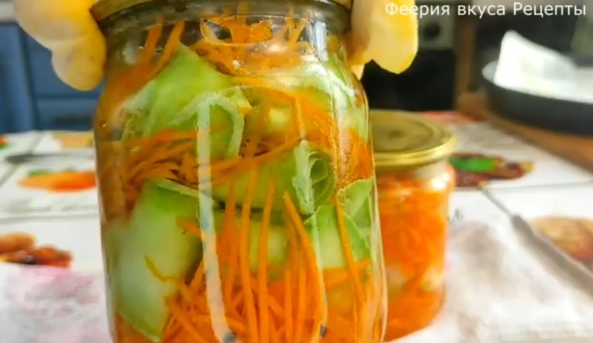 Рулетики из кабачков и моркови на зиму
