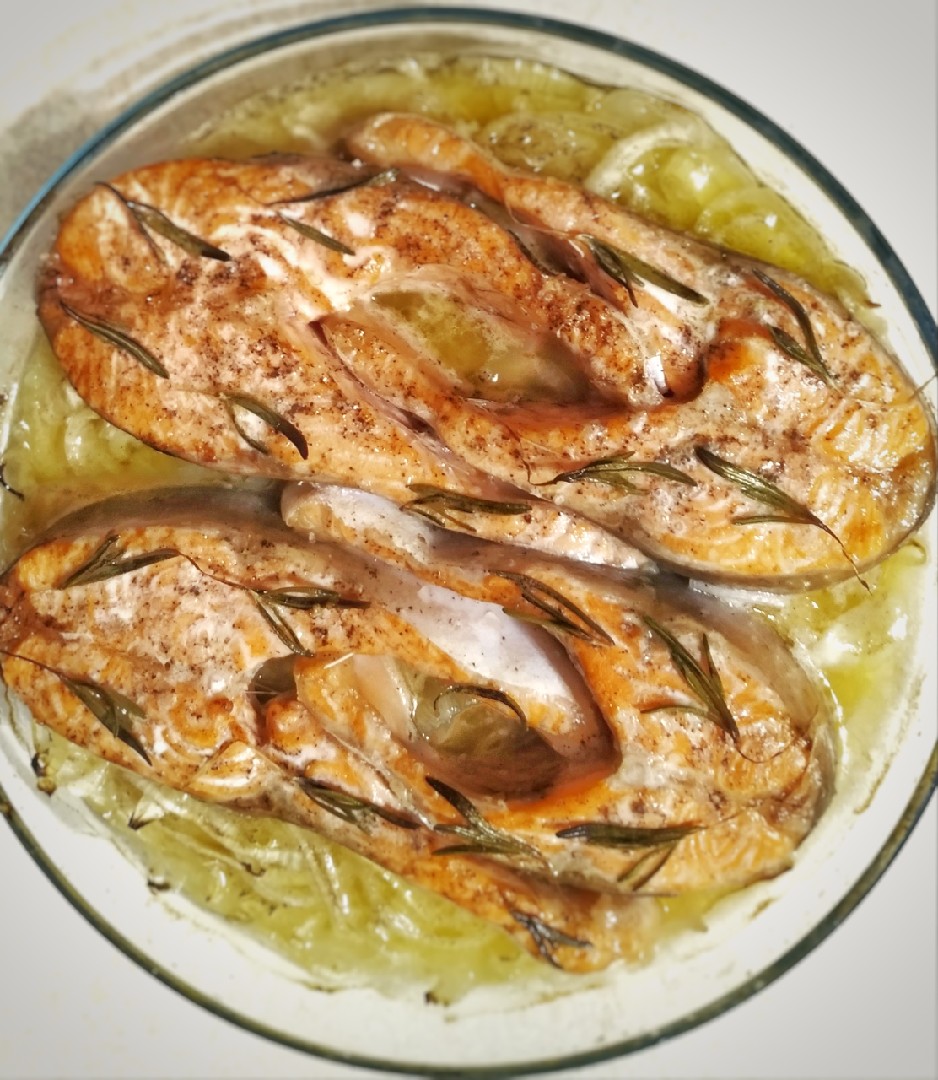 Сливочная Форель на луковой подушке