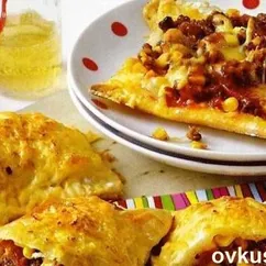 Пицца с кукурузой и мясным фаршем