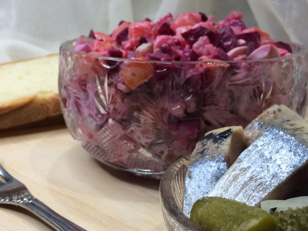 Салат со свеклой и сельдью