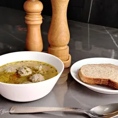 Суп рисовый с мясными фрикадельками