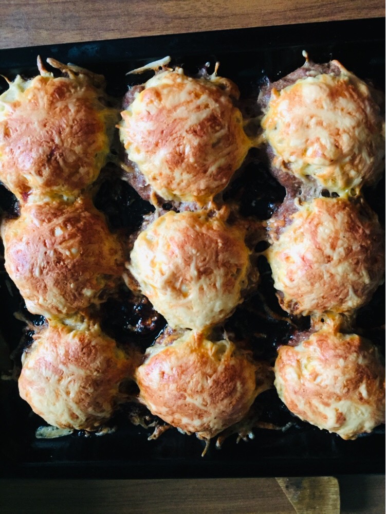 Мясные гнёзда с картофелем и сыром
