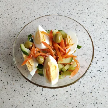 Салат с морковью по-корейски, огурцом и яйцом