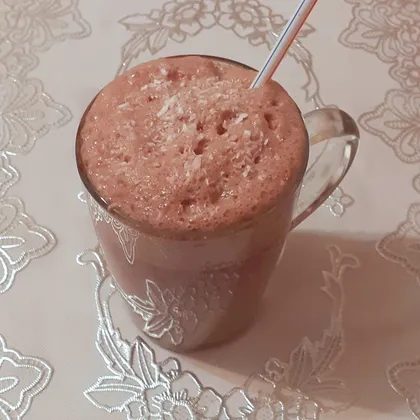 Молочно - ореховый коктейль с шоколадным пломбиром и вишней