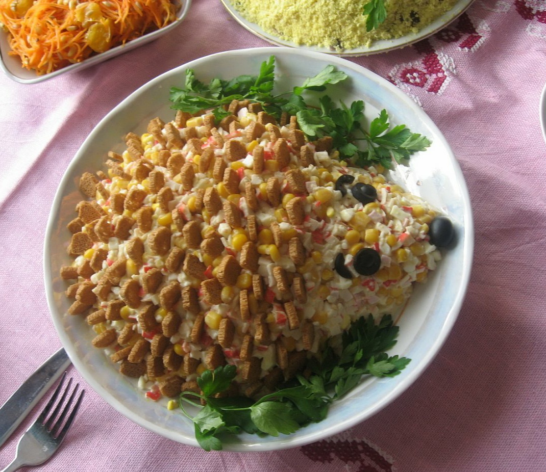 Оригинальный слоеный салат «Ежик», рецепт с фото — internat-mednogorsk.ru