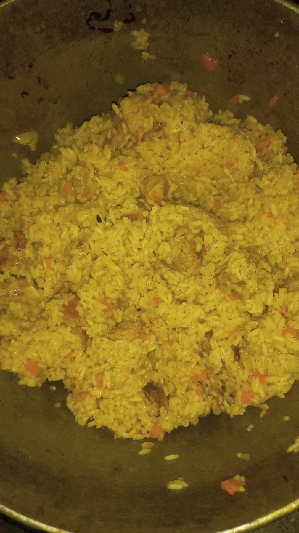 Классический плов в котелке на костре