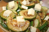Теплый салат из апельсинов, свеклы и курицы