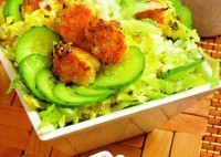 Постный салат с фрикадельками из рыбы и рисом