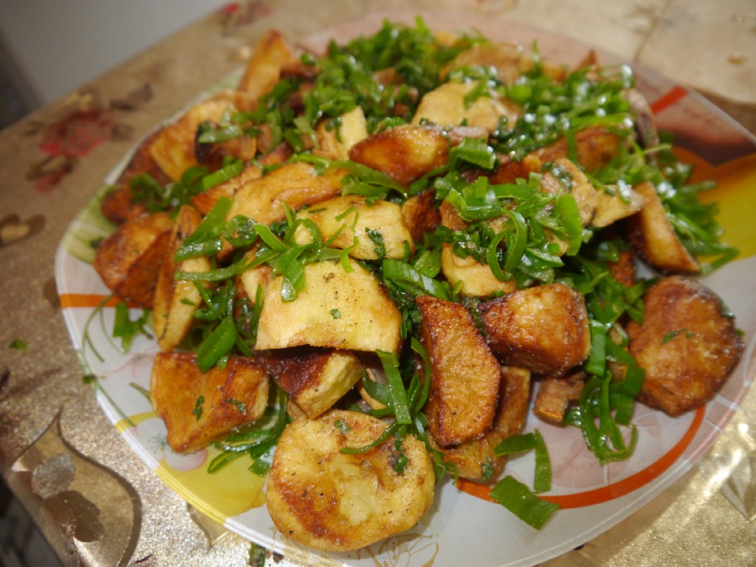 Картофель с маринарой и пармезаном
