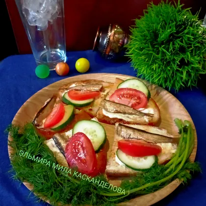 Бутерброды со шпротами, огурцом и помидором 