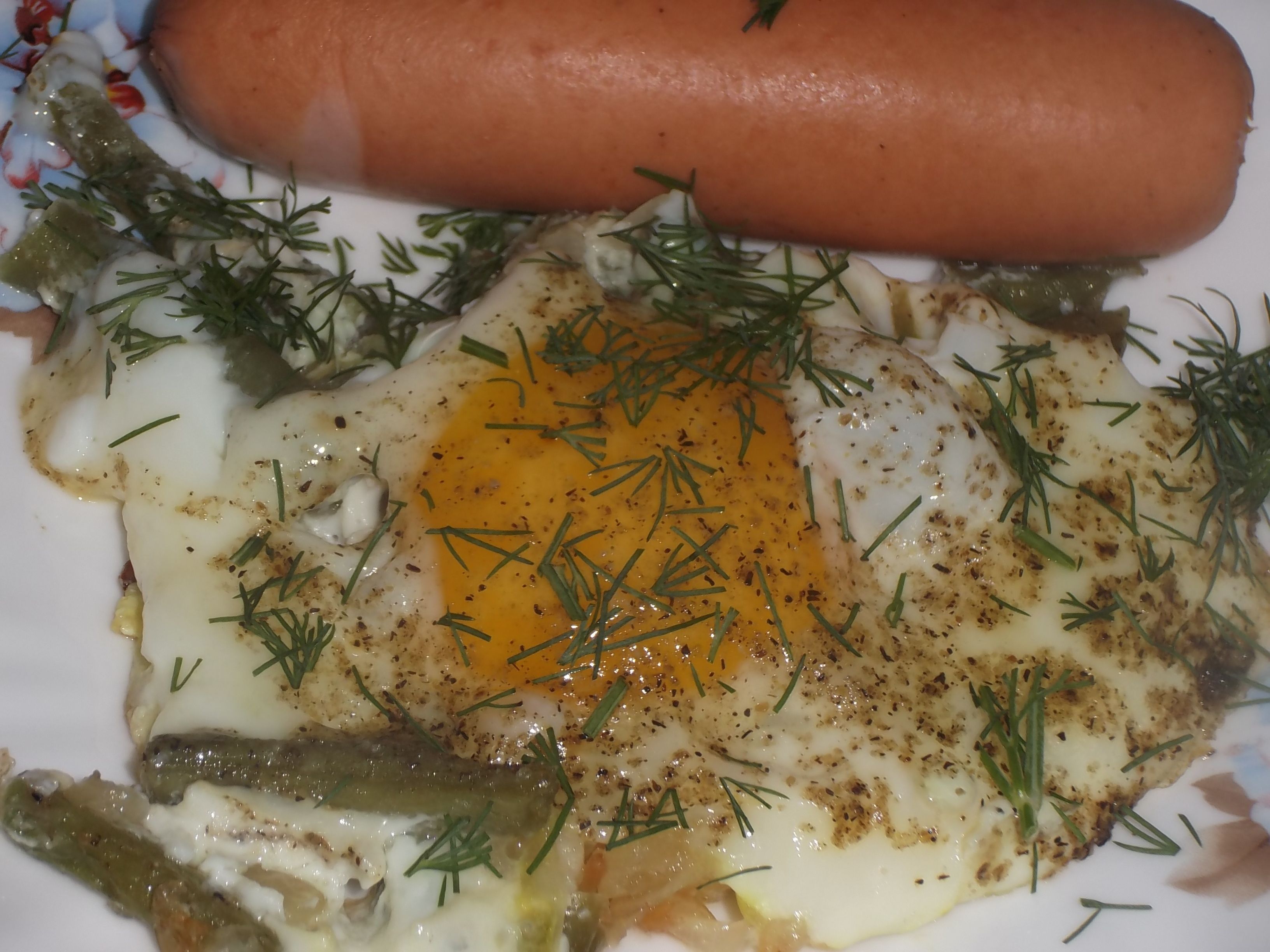 Зелёная фасоль с яйцом