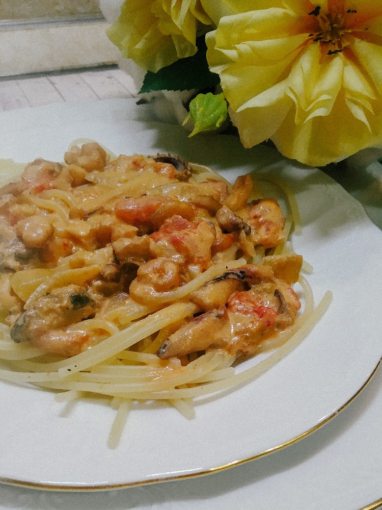 Паста с морепродуктами в томатном соусе рецепт – Итальянская кухня: Паста и пицца. «Еда»