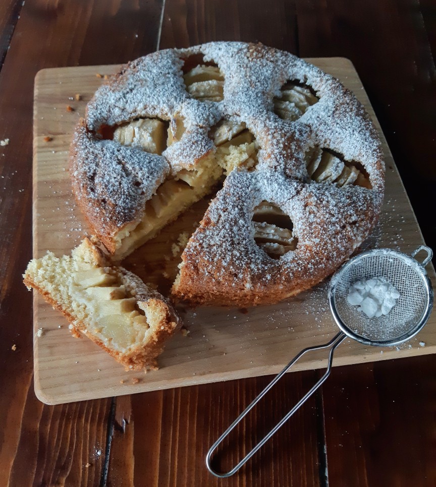 Яблочный пирог с кокосовой стружкой