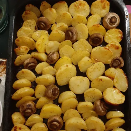 Картофель по-деревенски с грибами