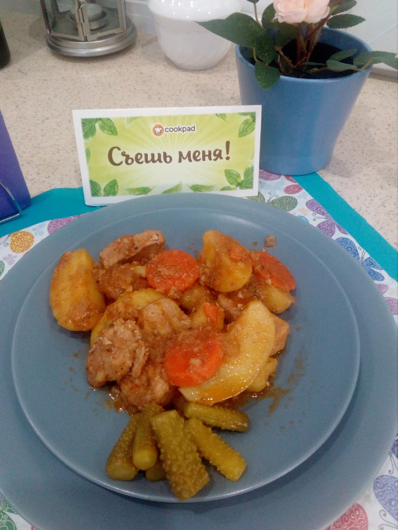 Свинина с картофелем тушеная
