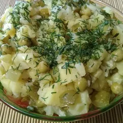 Салат постный с картошкой и огурцами