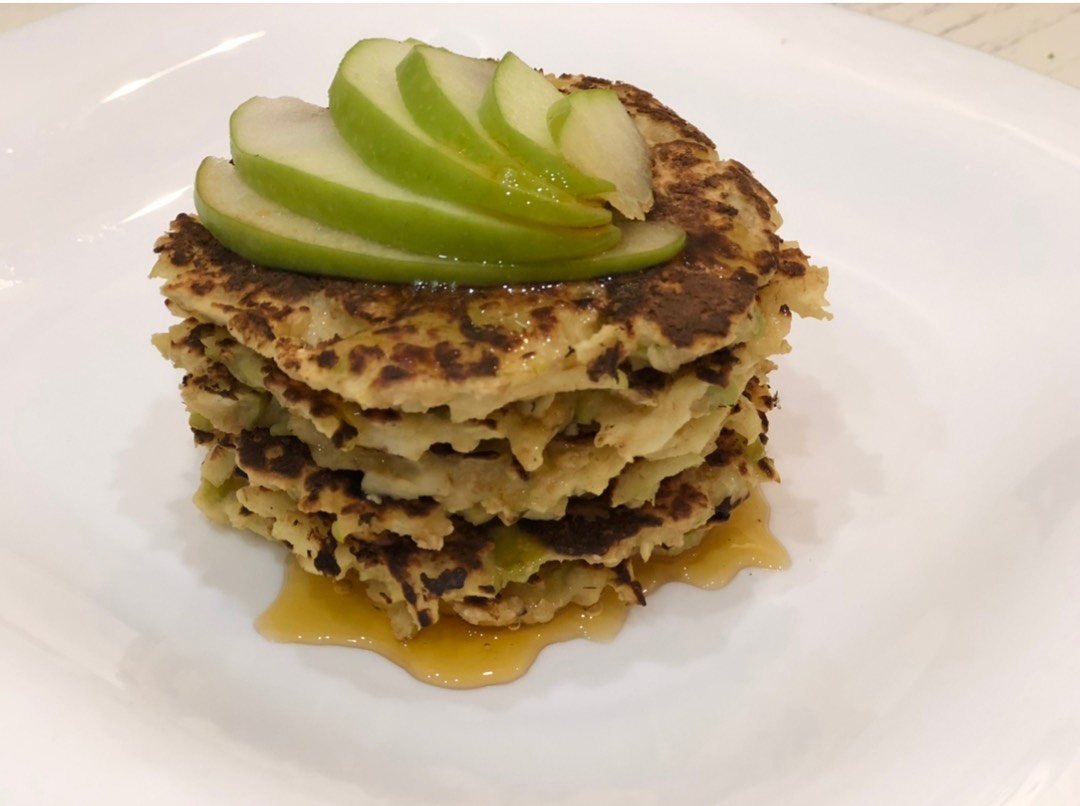 Оладьи с яблоками 🤩