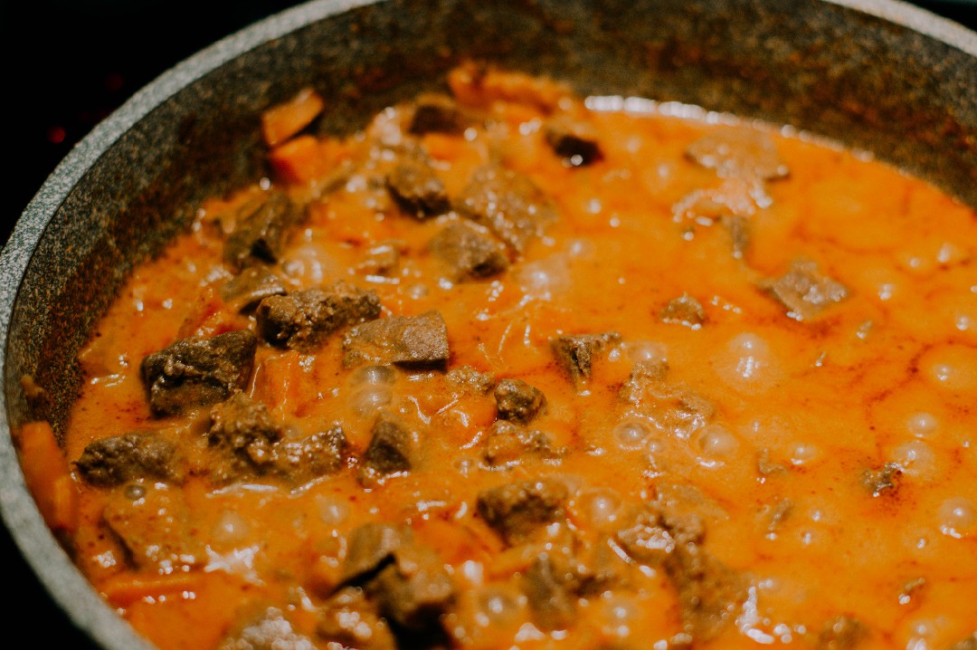 Печень в сливочно-томатном соусе