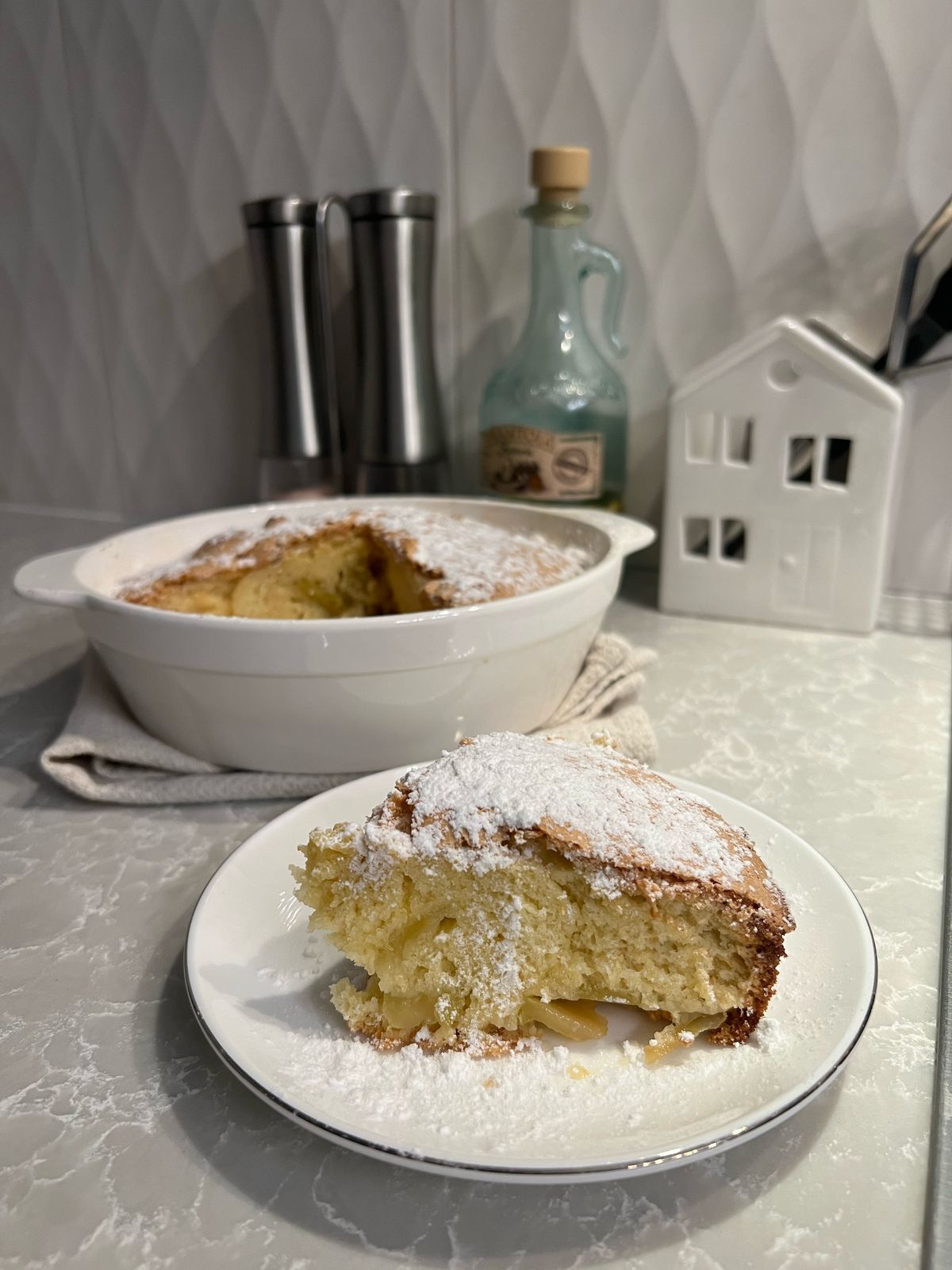Шарлотка с яблоками