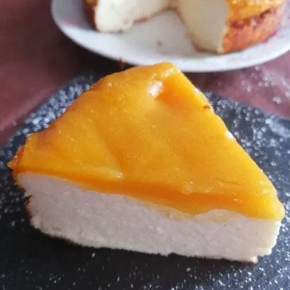 Запеканка из рикотты с пюре манго