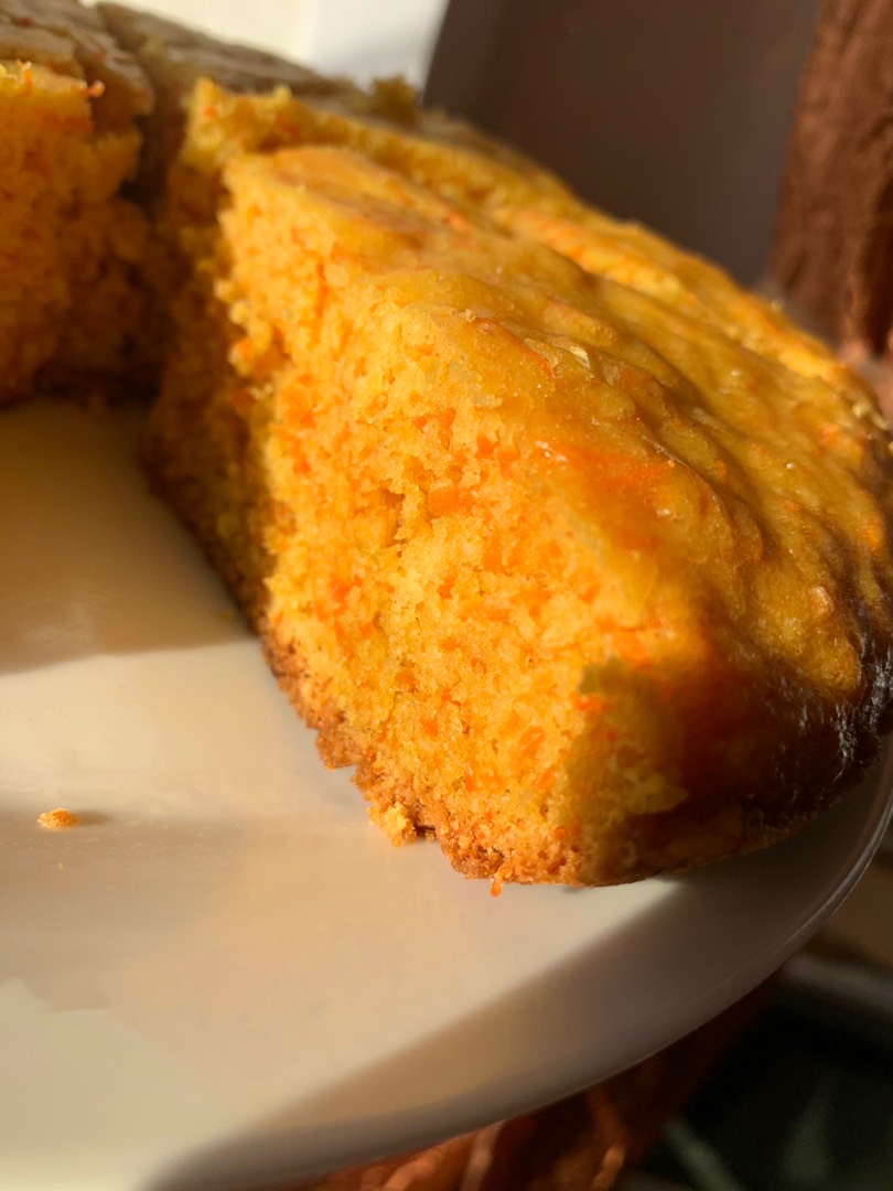 Морковный пирог в мультиварке: простой, яркий вкусный