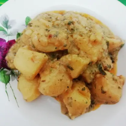 Картофель в сметанно-сырном соусе