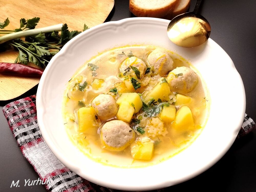 Суп с вермишелью и фрикадельками