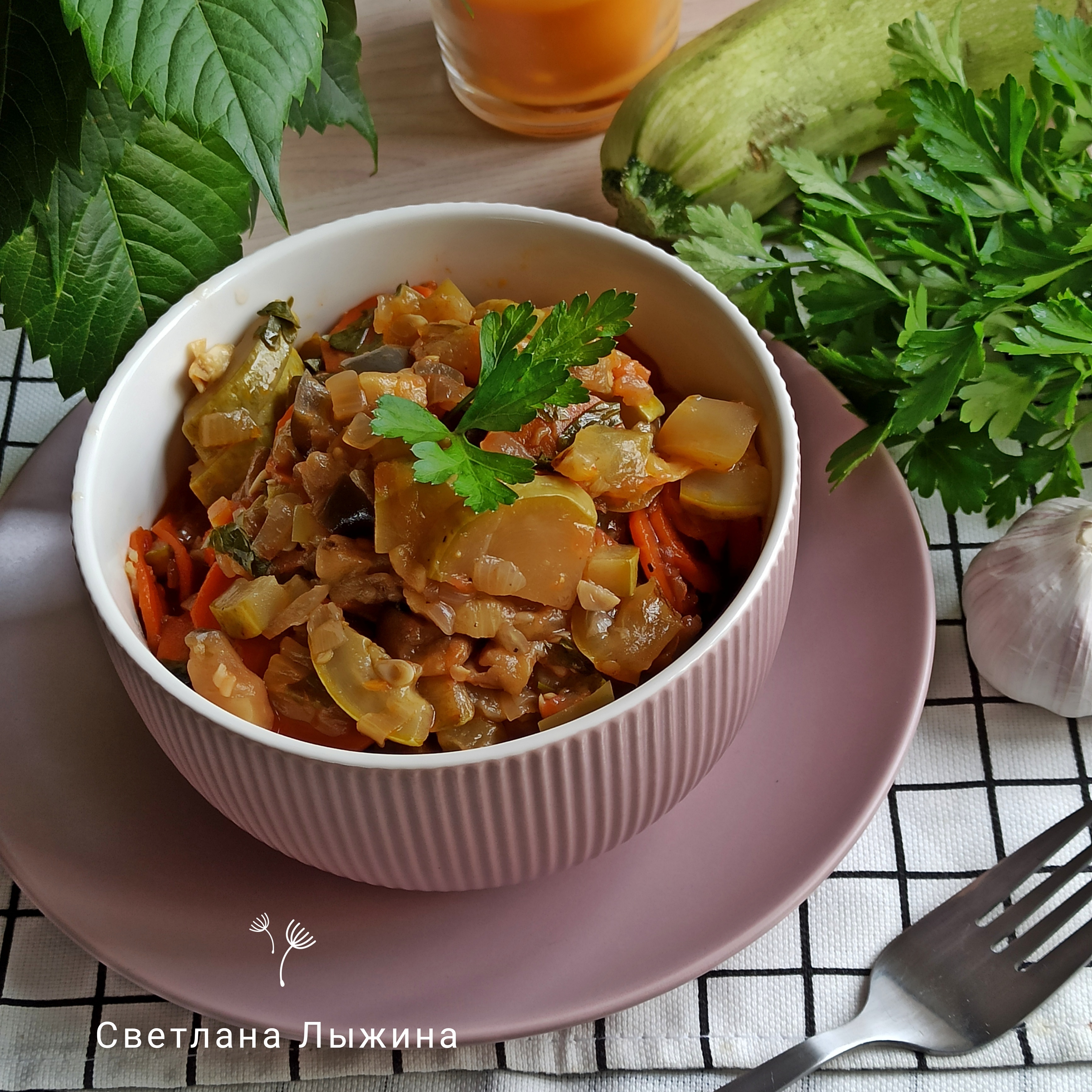 Овощное рагу с кабачками и баклажанами в мультиварке