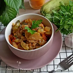 Овощное рагу с кабачками и баклажанами в мультиварке