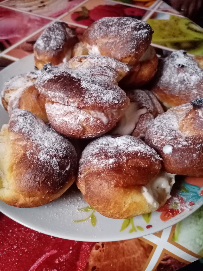 Профитроли с творожным кремом